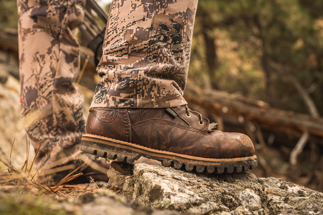 elk-hunting-boot-closeup